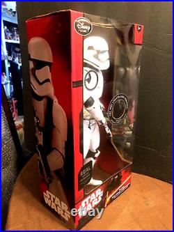 Disney / Star wars First Order Stormtrooper Parlant collector