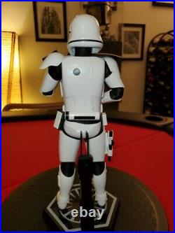 First Order Stormtrooper Officer Figure Hot Toys Star Wars 1/6 scale 1st MMS334