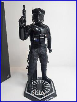 First Order Tie Pilot MMS324 STAR WARS SIDESHOW HOT TOYS Collectibles