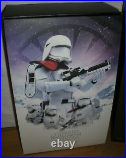 HOT TOYS Star Wars FIRST ORDER SNOWTROOPER OFFICER 16 Figure MMS322