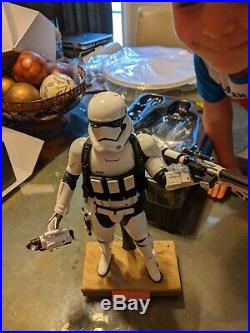 HOT TOYS Star Wars Force Awakens First Order Stormtrooper Jakku Exclusive 1/6