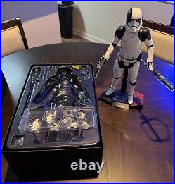 Hot Toys 1/6 Scale Star Wars The Last Jedi First Order Executioner Stormtrooper