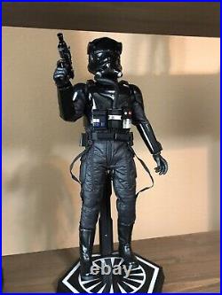 Hot Toys 1/6 Star Wars First Order TIE Pilot MMS 324
