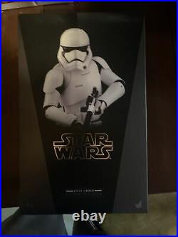 Hot Toys 1st ORDER STORMTROOPER MMS317 Used