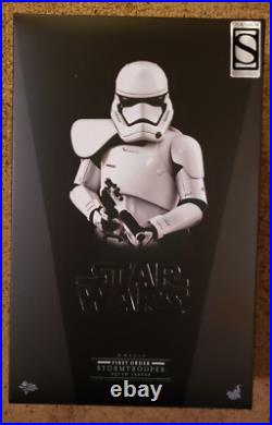 Hot Toys First Order Stormtrooper MMS316 16 Star Wars New With Brown Shipper