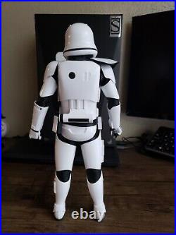 Hot Toys First Order Stormtrooper Squad Leader MMS316 Star Wars 16 Scale Figure