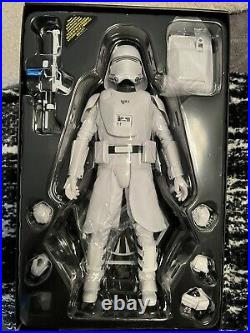Hot Toys MMS 321 Star Wars First Order Snowtrooper
