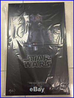 Hot Toys MMS 324 Star Wars First Order The Force Awakens TIE Pilot NEW