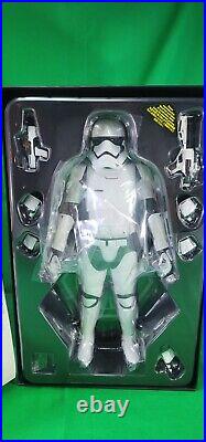 Hot Toys MMS317 Disney Star Wars The Force Awakens First Order Stormtrooper NEW