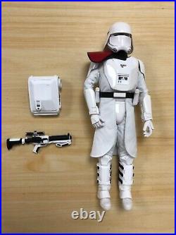 Hot Toys MMS322 Star Wars Force Awakens First Order Snowtrooper Officer