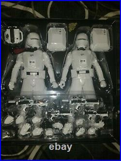Hot Toys MMS323 1/6 Star Wars Force Awakens First Order Snowtrooper Officer Set