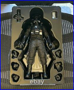 Hot Toys MMS324 Star Wars The Force Awakens 1/6th Scale First Order Tie Pilot