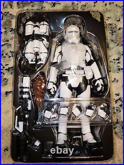 Hot Toys MMS326 Star Wars VII The Force Awakens First Order Flametrooper 1/6