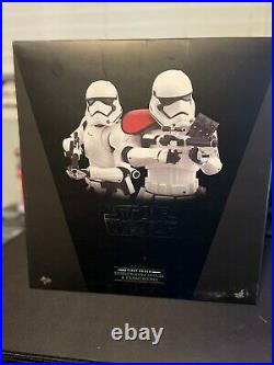 Hot Toys MMS335 Star Wars The Force Awakens First Order Stormtrooper Officer Set