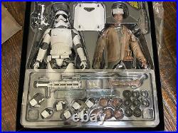 Hot Toys MMS346 Star Wars Force Awakens First Order Riot Stormtrooper & Finn