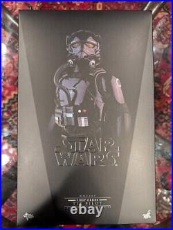 Hot Toys Mms324 Star Wars Ep. VII The Force Awakens 1/6 First Order Tie Pilot