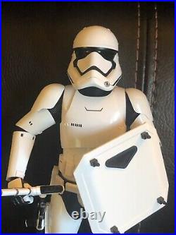 Hot Toys Star Wars FINN & RIOT CONTROL STORMTROOPER Figure Set 1/6 Scale MMS346