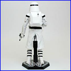 Hot Toys Star Wars First Order Snowtrooper 1/6th Scale Figure