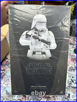Hot Toys Star Wars First Order Snowtrooper MMS321 1/6 Scale New Sealed