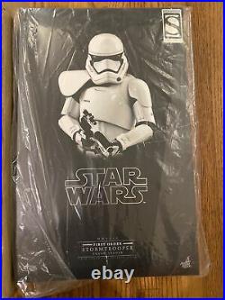 Hot Toys Star Wars First Order Stormtrooper Exclusive