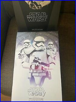 Hot Toys Star Wars First Order Stormtrooper Squad Leader Exclusive MMS316