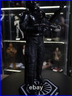 Hot Toys Star Wars First Order Tie Fighter Pilot MMS324 1/6 Scale