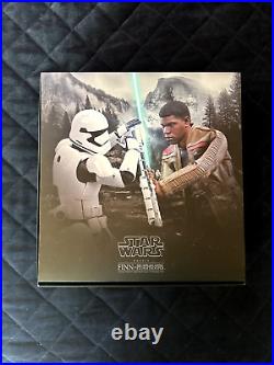 Hot Toys Star Wars Force Awakens Finn & First Order Riot Trooper Set MMS346