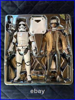 Hot Toys Star Wars Force Awakens Finn & First Order Riot Trooper Set MMS346