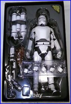 Hot Toys Star Wars MMS326 First Order Flametrooper 1/6 Scale 12 Figure