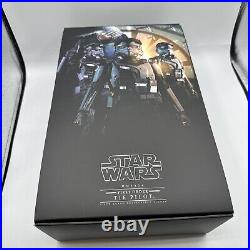 Hot Toys Star Wars TIE Pilot First Order Episode 7 Sixth Scale Figure