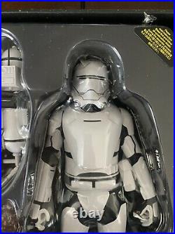 Hot Toys Star Wars The Force Awakens FIRST ORDER FLAMETROOPER Figure 1/6 Scale