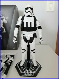 Hot Toys Star Wars The Force Awakens First Order Stormtroopers 1/6 Scale Figures