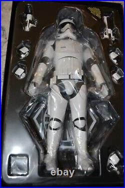 Sideshow Hot Toys MMS317 Star Wars 1/6 Scale First Order Stormtrooper, NIB