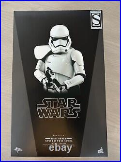 Sideshow Hot Toys Star Wars First Order Stormtrooper MMS316 1/6 Mint