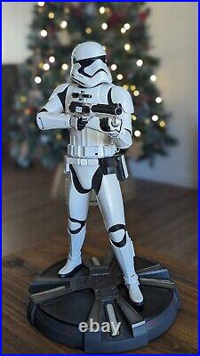 Star Wars First Order Stormtrooper Sideshow Premium Format Figure