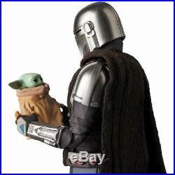 Star Wars MAFEX No. 129 The Mandalorian (Beskar Armor) with The Child PRE-ORDER