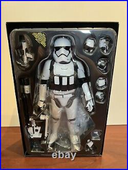 Star Wars Stormtrooper Heavy Gunner First Order 16 Figure Hot Toys MIB