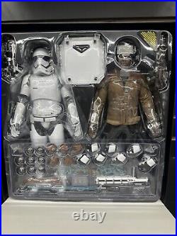Star Wars The Force Awakens First Order Riot Stormtrooper & Finn MMS346 Hot Toys